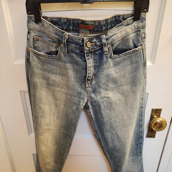 Women's designer denim - Picture 1 of 3